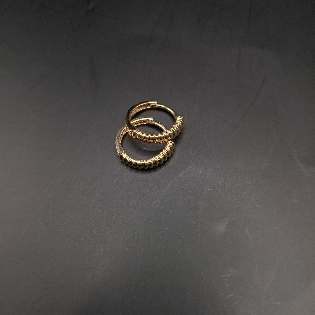 HUGGIES ORO 14K 1.3 (NUEVO)