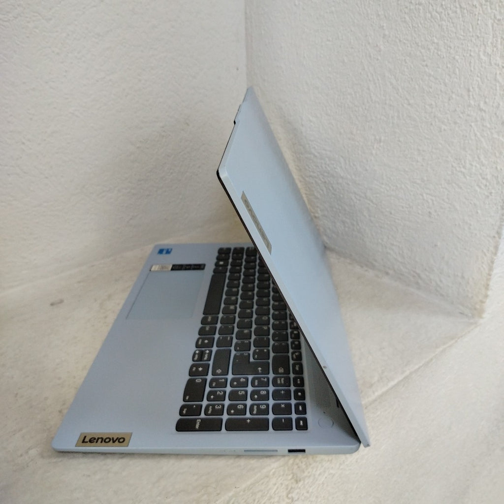 LAPTOP LENOVO IDEAPAD SLIM 3 15IAN8 (2025) 256 GB SSD 8 GB RAM (SEMINUEVO)