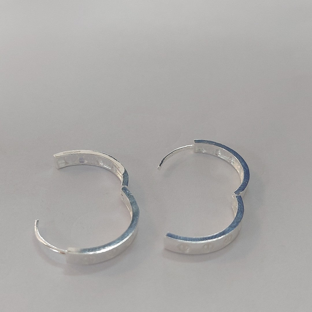 ARETES ARRACADAS FIG TORNILLOS PLATA .925 2.63 GR (NUEVO)