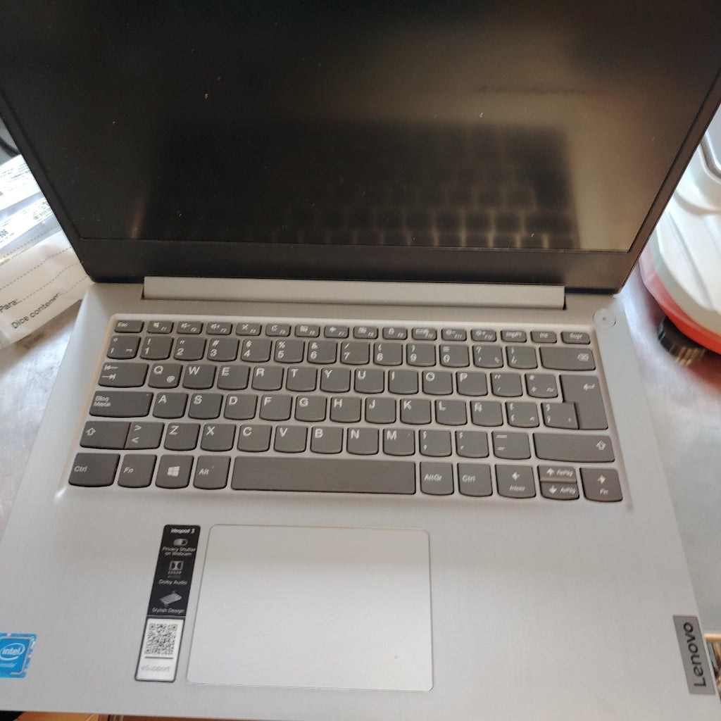 LAPTOP LENOVO IDEAPAD 3 14IGL05 (2022) 1 TB 8 GB RAM (SEMINUEVO)