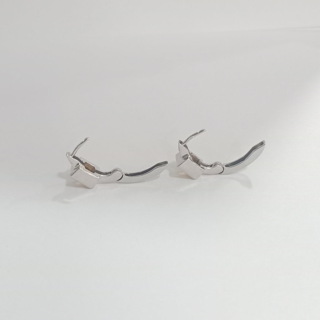 ARETES PAR ORO BLANCO 14 K 7,10 GRMS (SEMINUEVO)