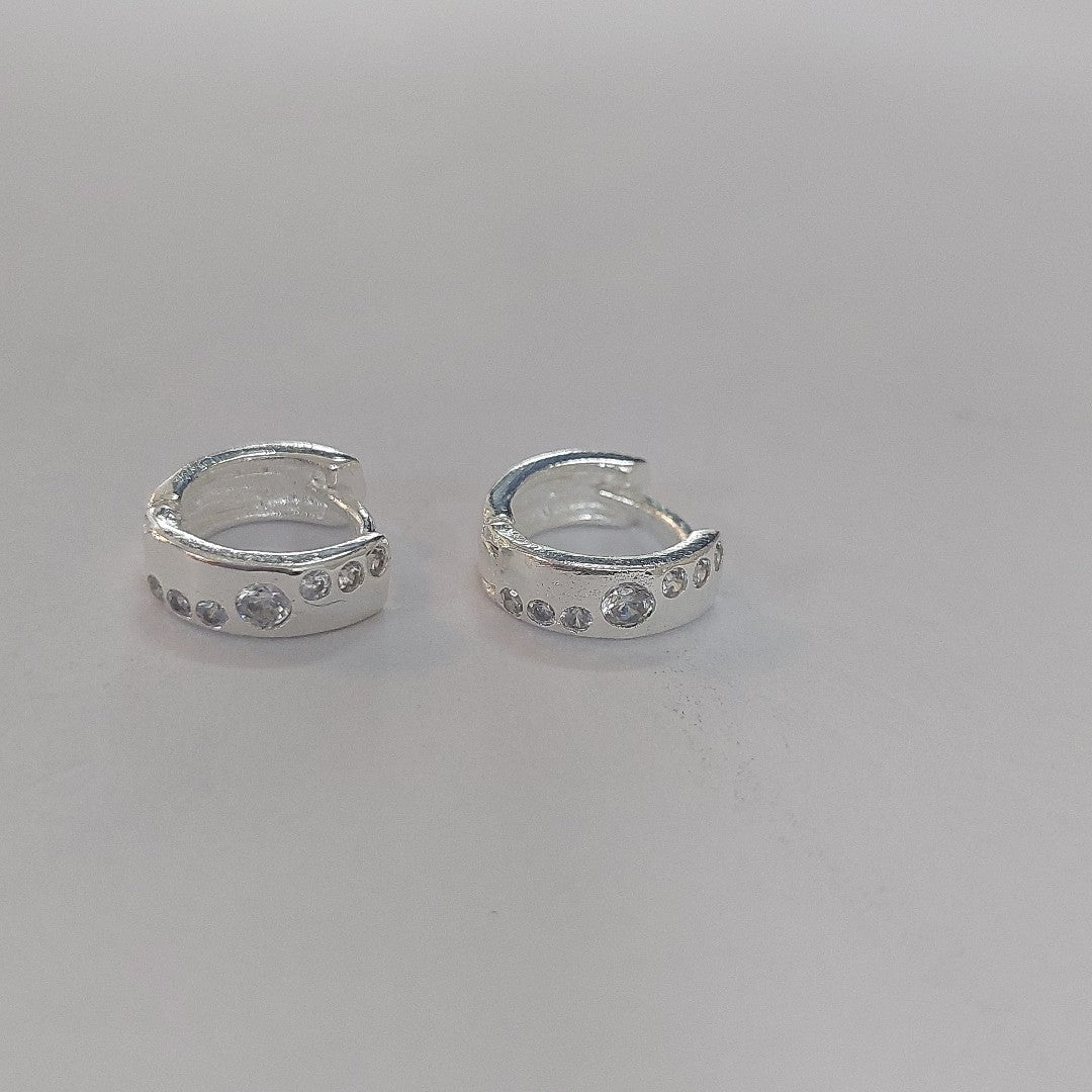ARRACADAS C/CIRCONIAS PLATA .925 2.4 GR (NUEVO)