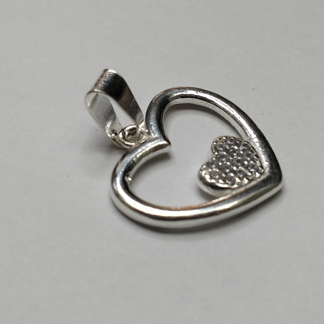 DIJE CORAZON C/CIRCONIAS PLATA .925 2.6 GR (NUEVO)