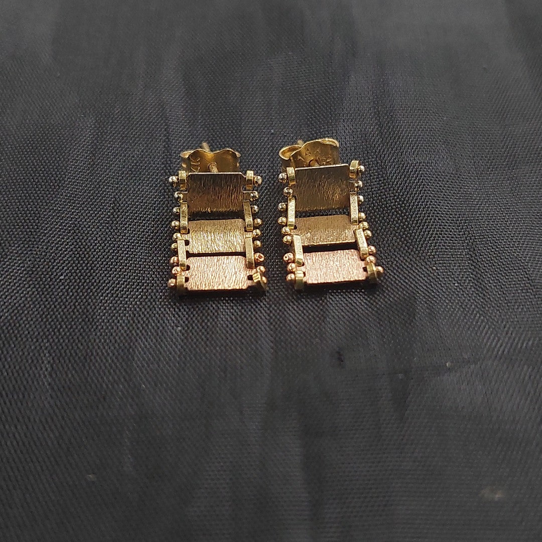 ARETES PAR ORO 14 K 2.5 GRMS (SEMINUEVO)