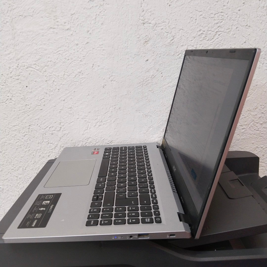 LAPTOP ACER ASPIRE 3 A315-24P-R625 (2023) 512 GB SSD 8 GB RAM (SEMINUEVO)