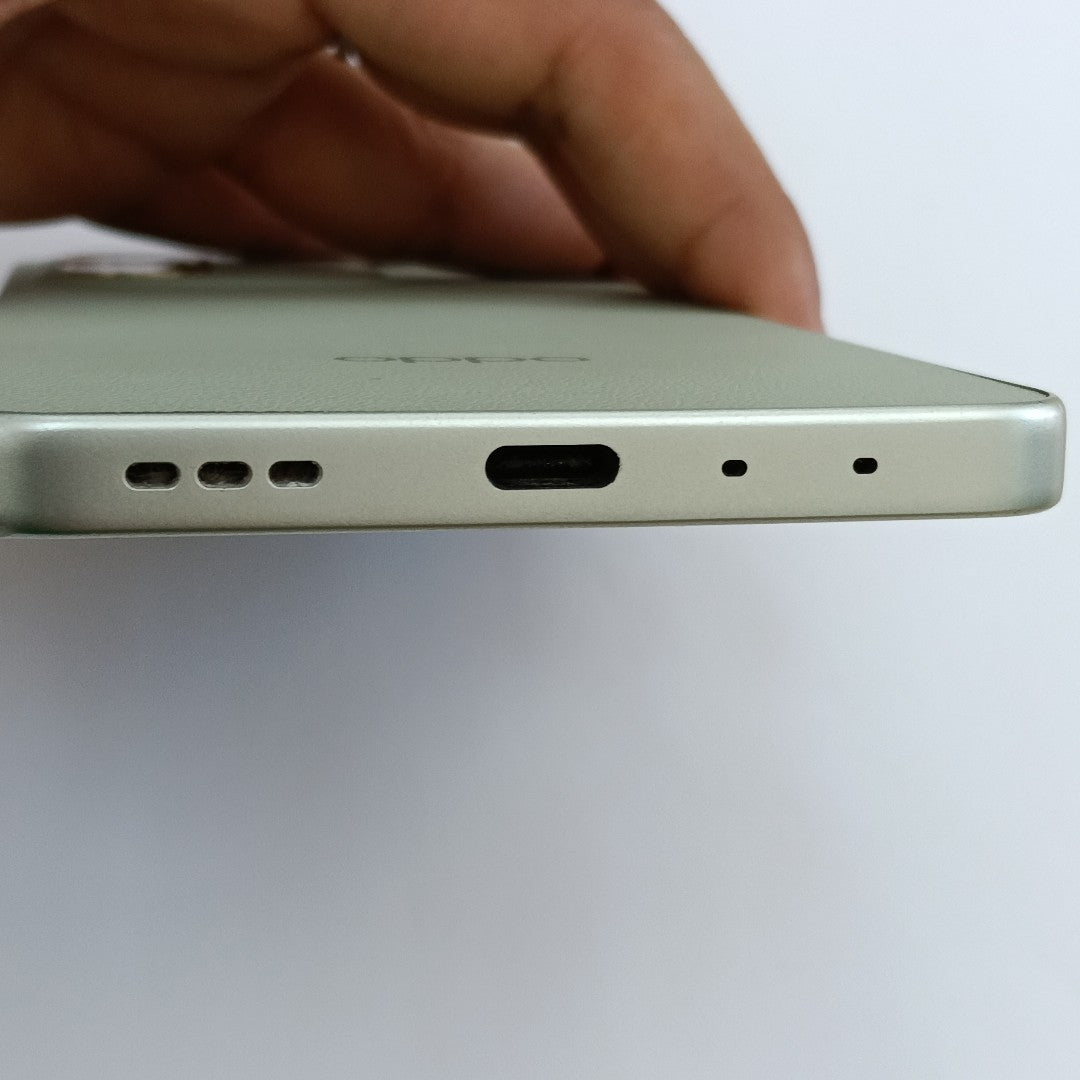 CELULAR OPPO A5 PRO CPH2711 (2025) 256 GB 8 GB RAM (SEMINUEVO)