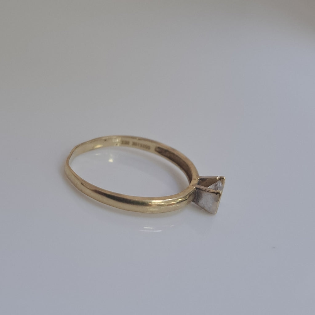 SOLITARIO ORO 10 K 1.3 GRMS (SEMINUEVO)