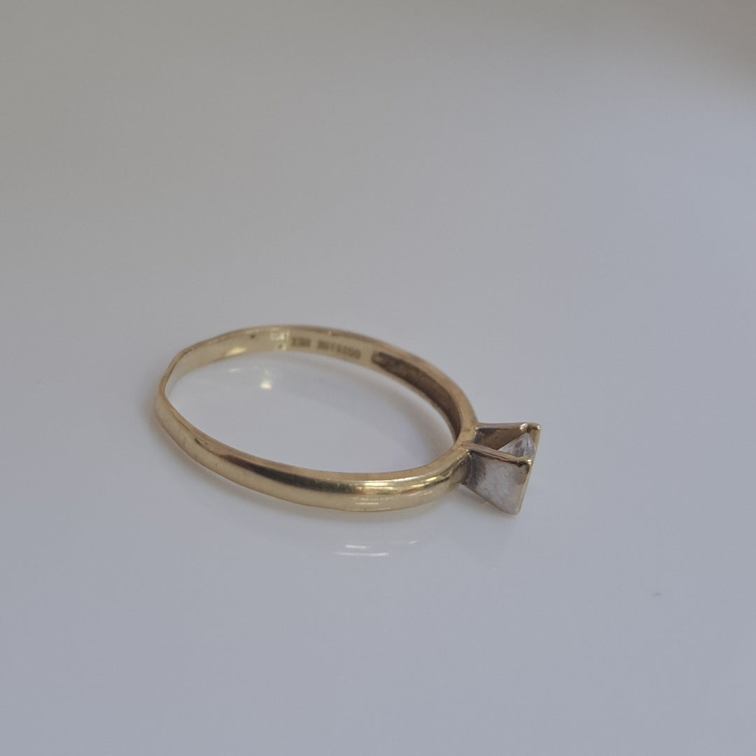 SOLITARIO ORO 10 K 1.3 GRMS (SEMINUEVO)