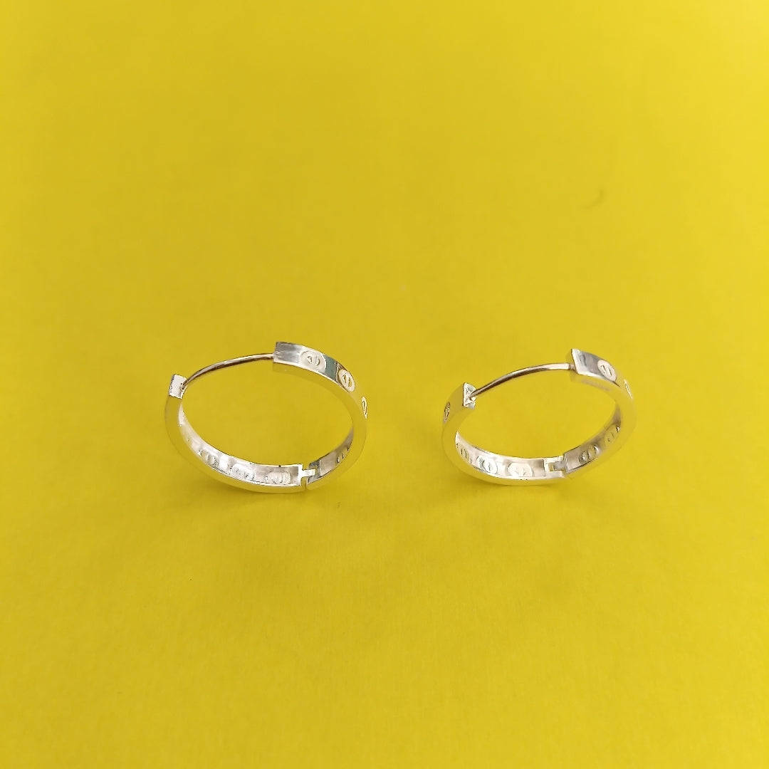 ARETES ARRACADAS FIG TORNILLOS PLATA .925 2.63 GR (NUEVO)