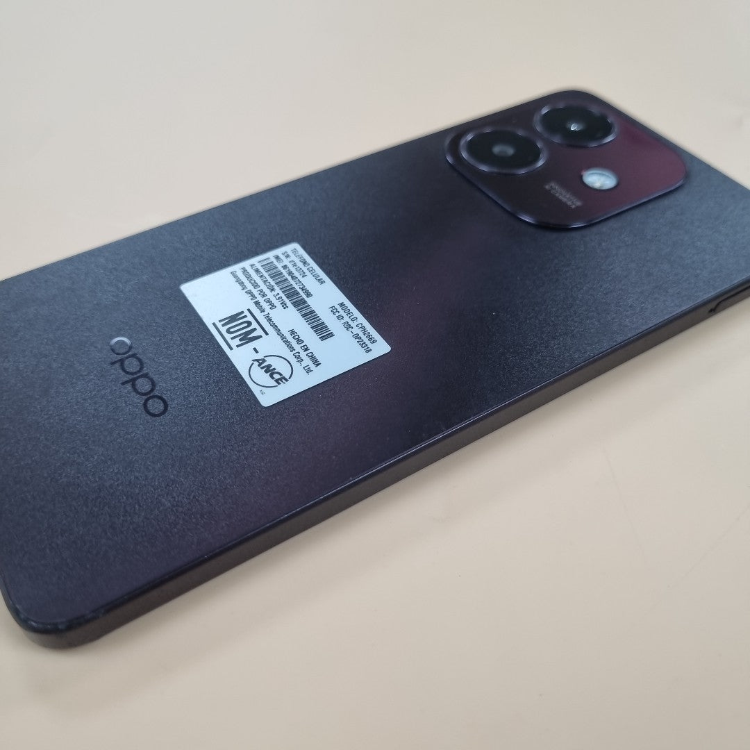 CELULAR OPPO A40 CPH2669 (2024) 256 GB 4 GB RAM (SEMINUEVO)