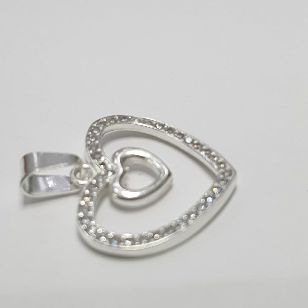DIJE CORAZON C/CIRCONIAS PLATA .925 2.7 GR (NUEVO)