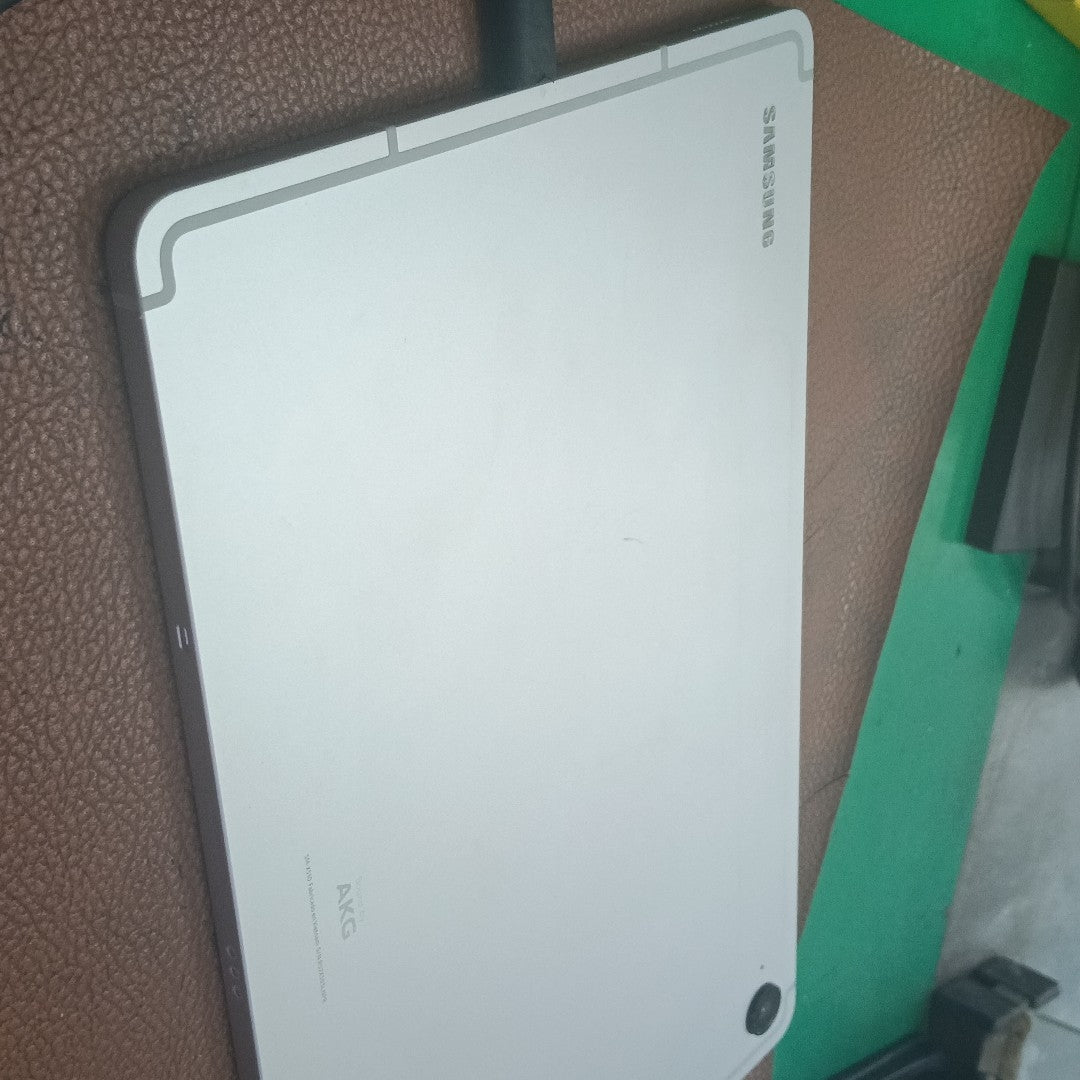 TABLETA SAMSUNG GALAXY TAB S9 FE SM-X510 (2023) 256 GB 8 GB RAM