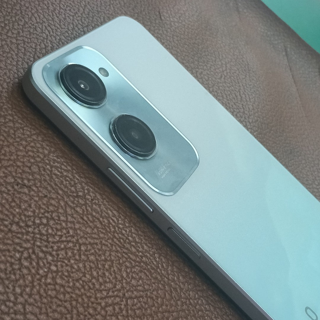 CELULAR VIVO Y18 V2333 256 GB 8 GB RAM (SEMINUEVO)