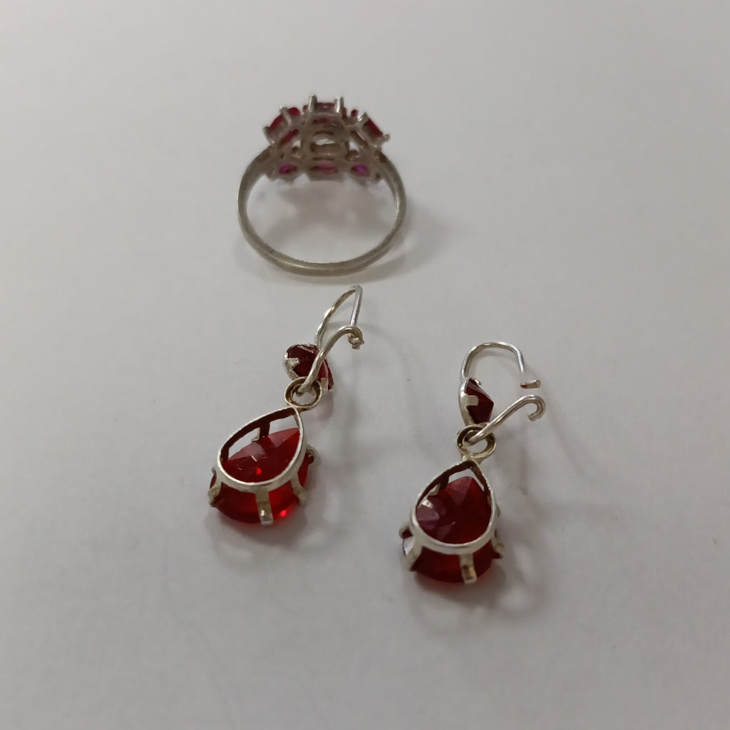 ANILLITO, ARETES PAR PLATA 4.7 GRMS (SEMINUEVO)