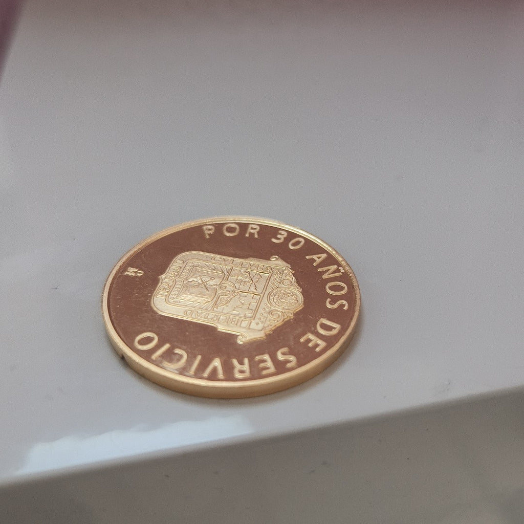 MEDALLA PERSONAL ORO 18 K 31 GRMS (SEMINUEVO)