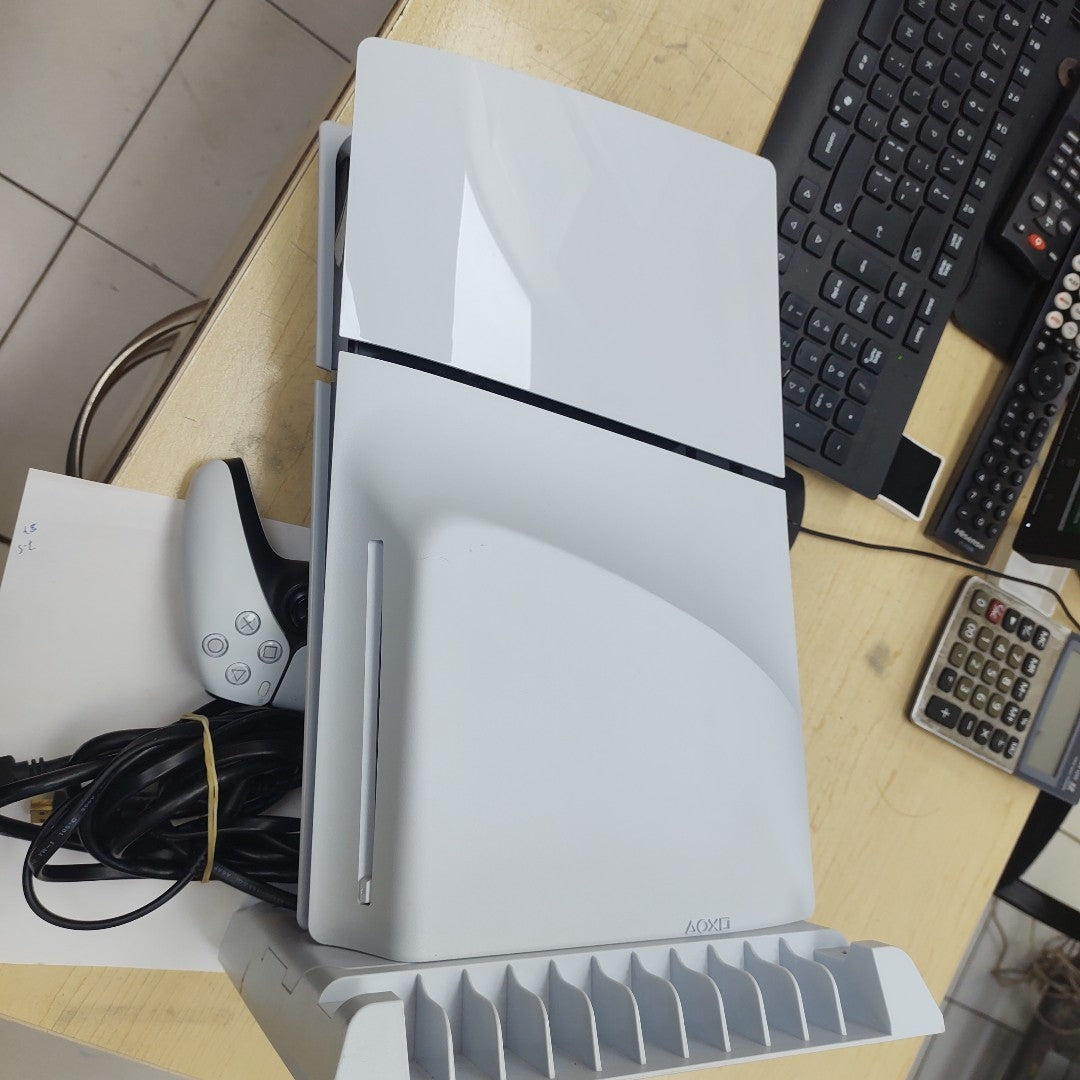 CONSOLA DE VIDEOJUEGO SONY PS5 825 SSD (SEMINUEVO)