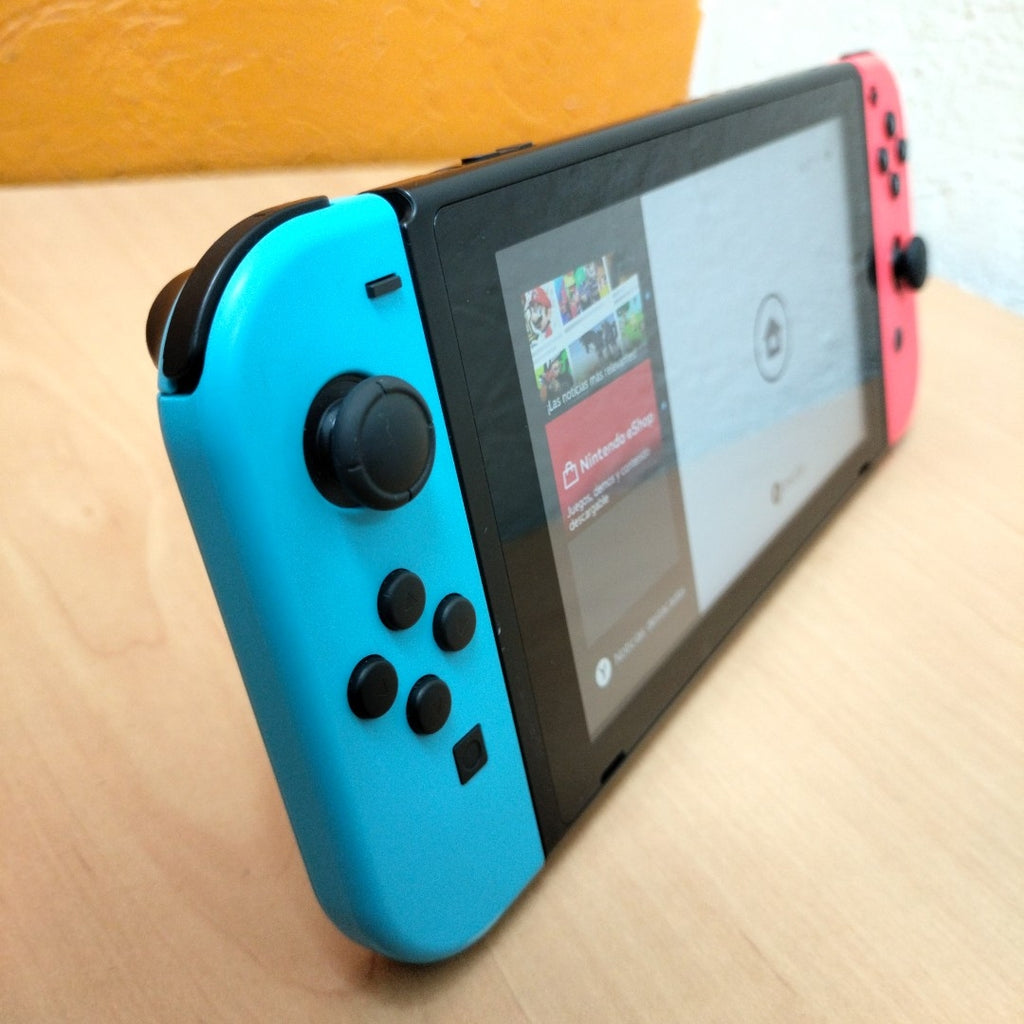 CONSOLA DE VIDEOJUEGO NINTENDO SWITCH 1.1 32 GB (SEMINUEVO)
