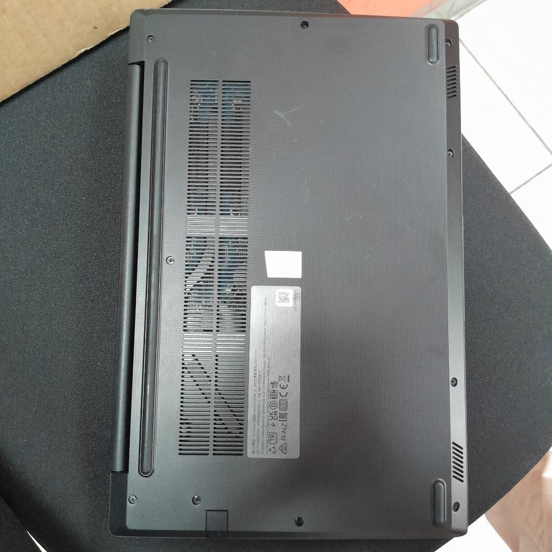 LAPTOP LENOVO V14 G2 IJL (2023) 128 GB SSD 4 GB RAM (SEMINUEVO)