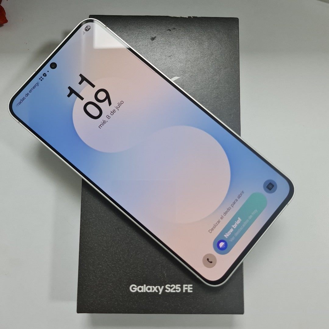 CELULAR SAMSUNG GALAXY S25 FE SM-S731B (2025) 128 GB 8 GB RAM (SEMINUEVO)