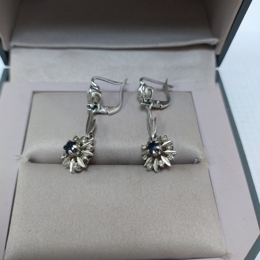 ARETES PAR ORO BLANCO 18 K 5,00 GRMS (SEMINUEVO)