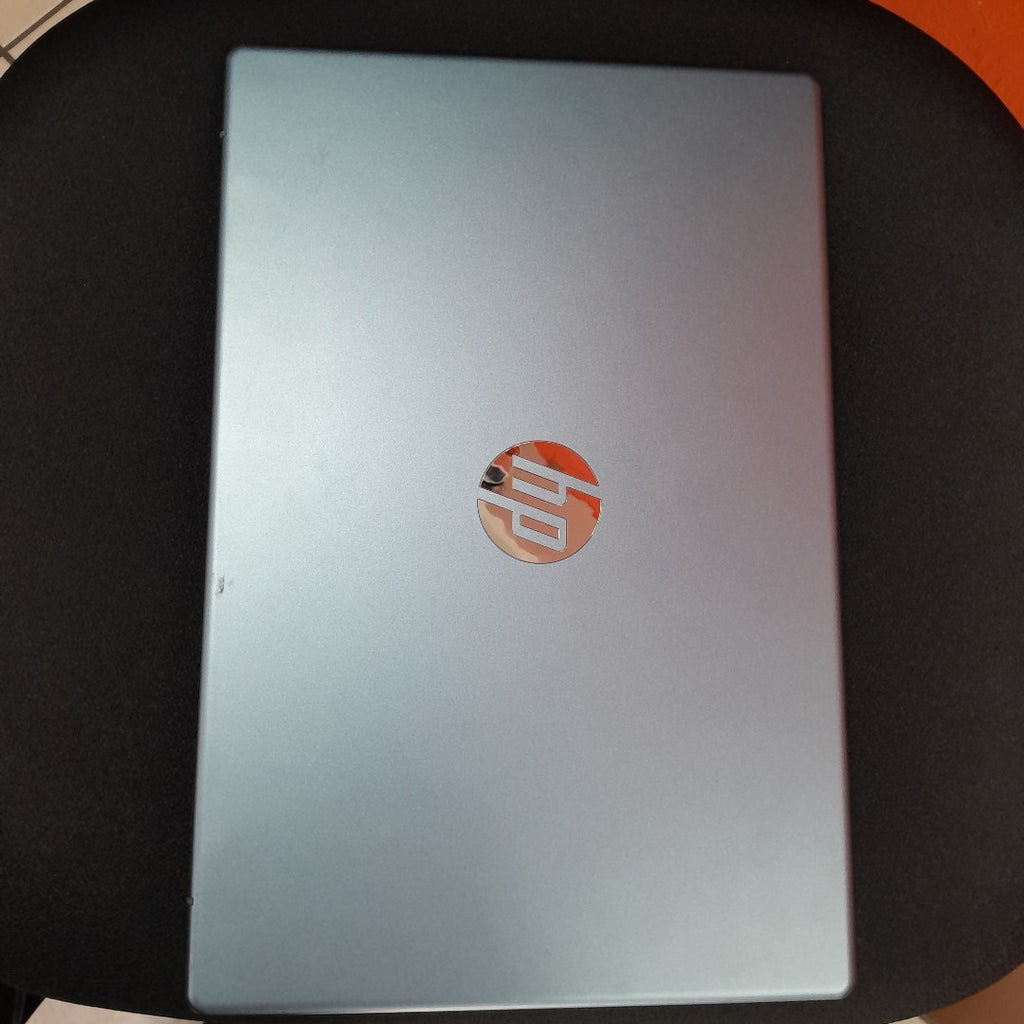 LAPTOP HP 14-EM0017LA (2024) 512 GB SSD 8 GB RAM (SEMINUEVO)