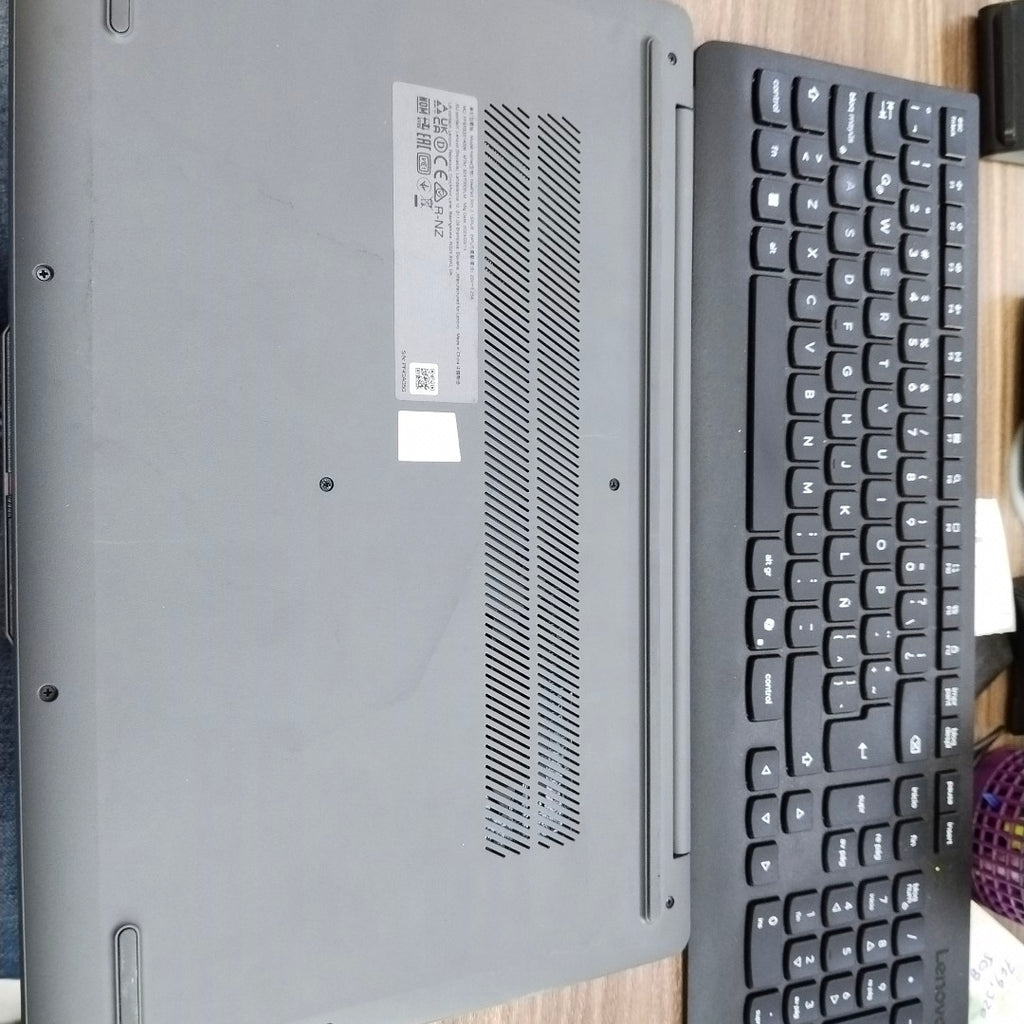 LAPTOP LENOVO IDEAPAD SLIM 3 15IRU8 (2023) 1 TB SSD 16 GB RAM (SEMINUEVO)