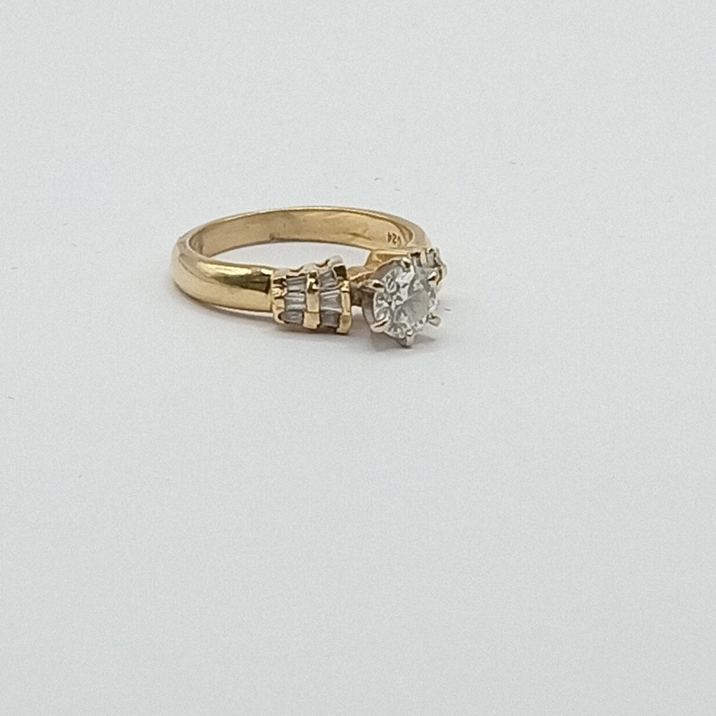 SOLITARIO ORO 18 K 5.6 GRMS (SEMINUEVO)