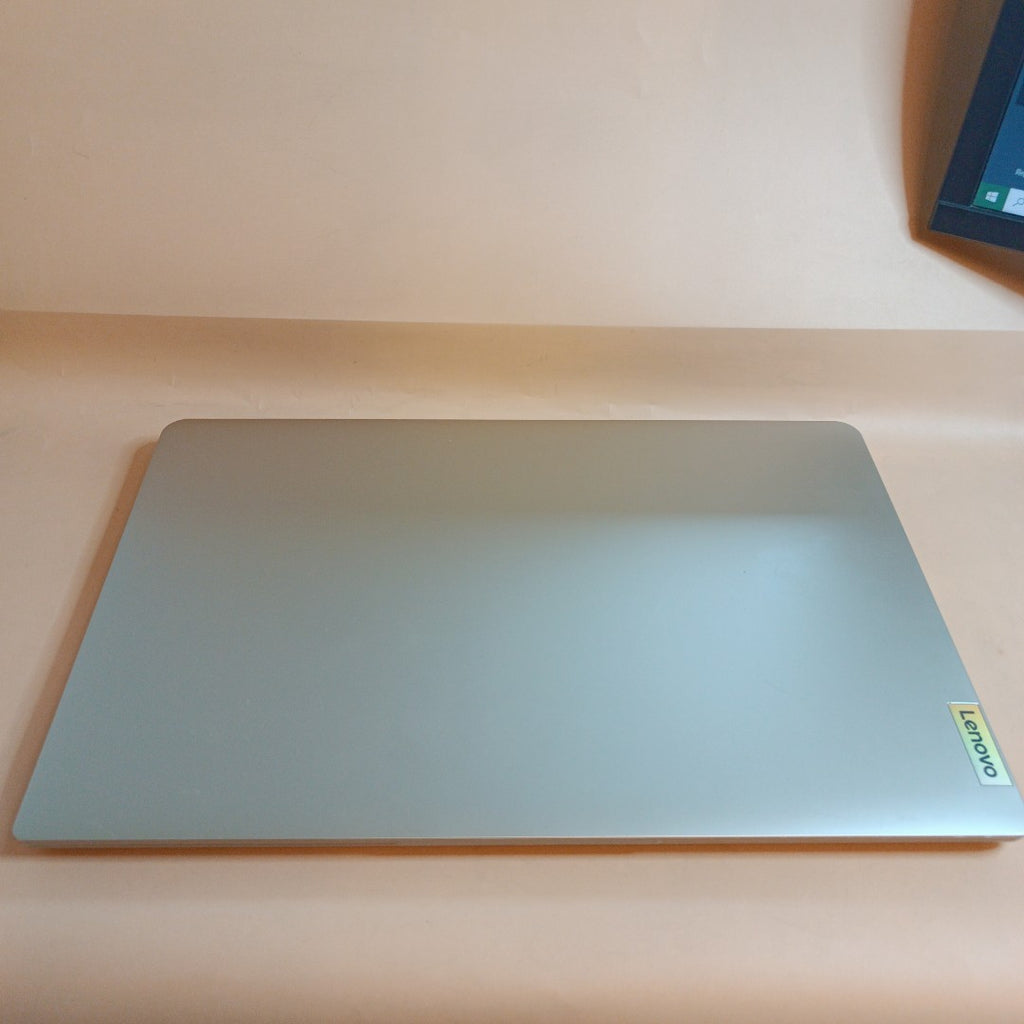 LAPTOP LENOVO IDEAPAD 1 15AMN7 (2024) 256 GB SSD 8 GB RAM (SEMINUEVO)