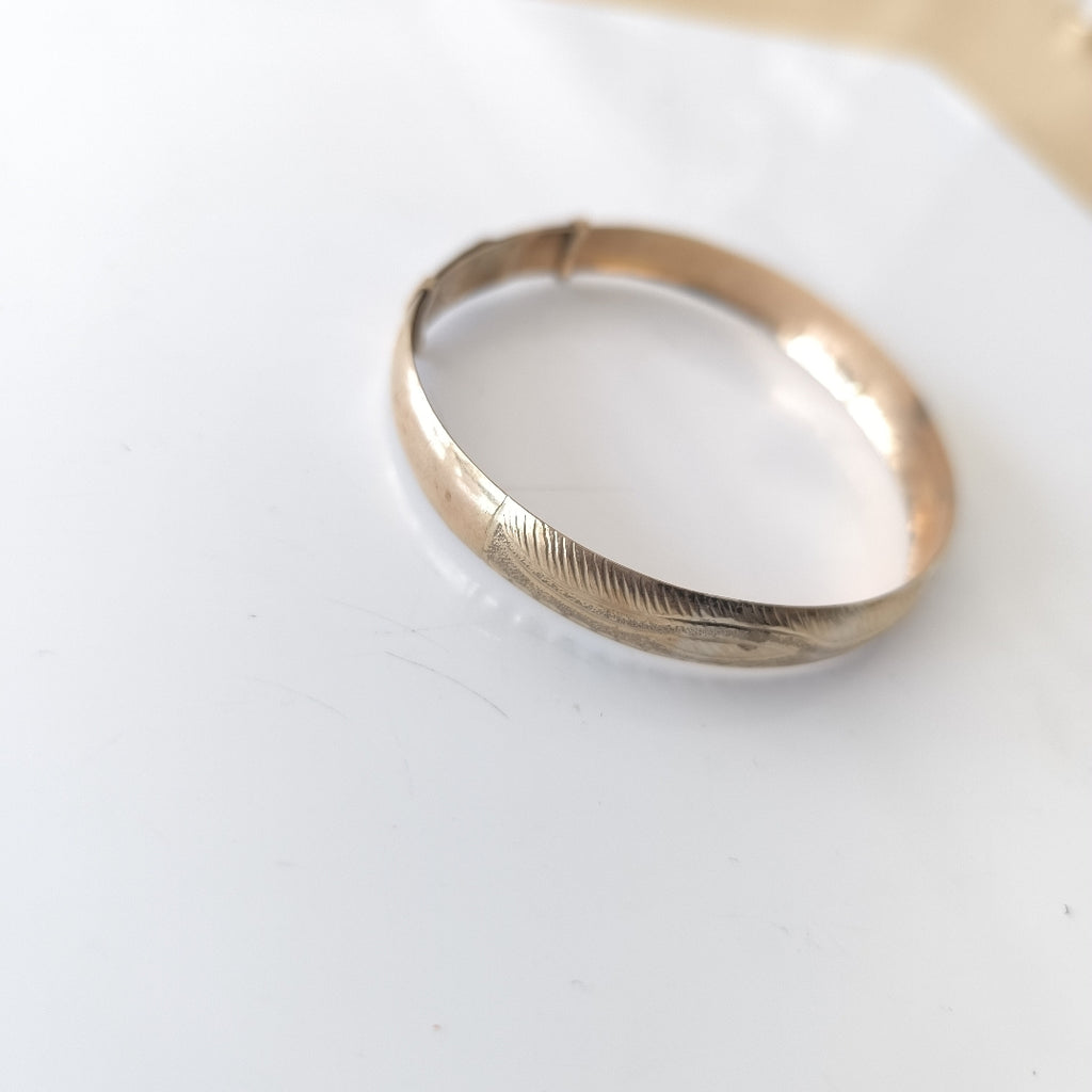 PULSERA RIGIDA ORO 10 K 7.9 GRMS (SEMINUEVO)