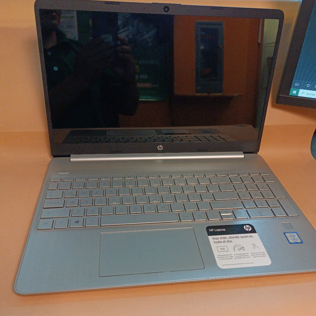 LAPTOP HP 15-DY0016LA (2023) 256 GB 12 GB RAM (SEMINUEVO)