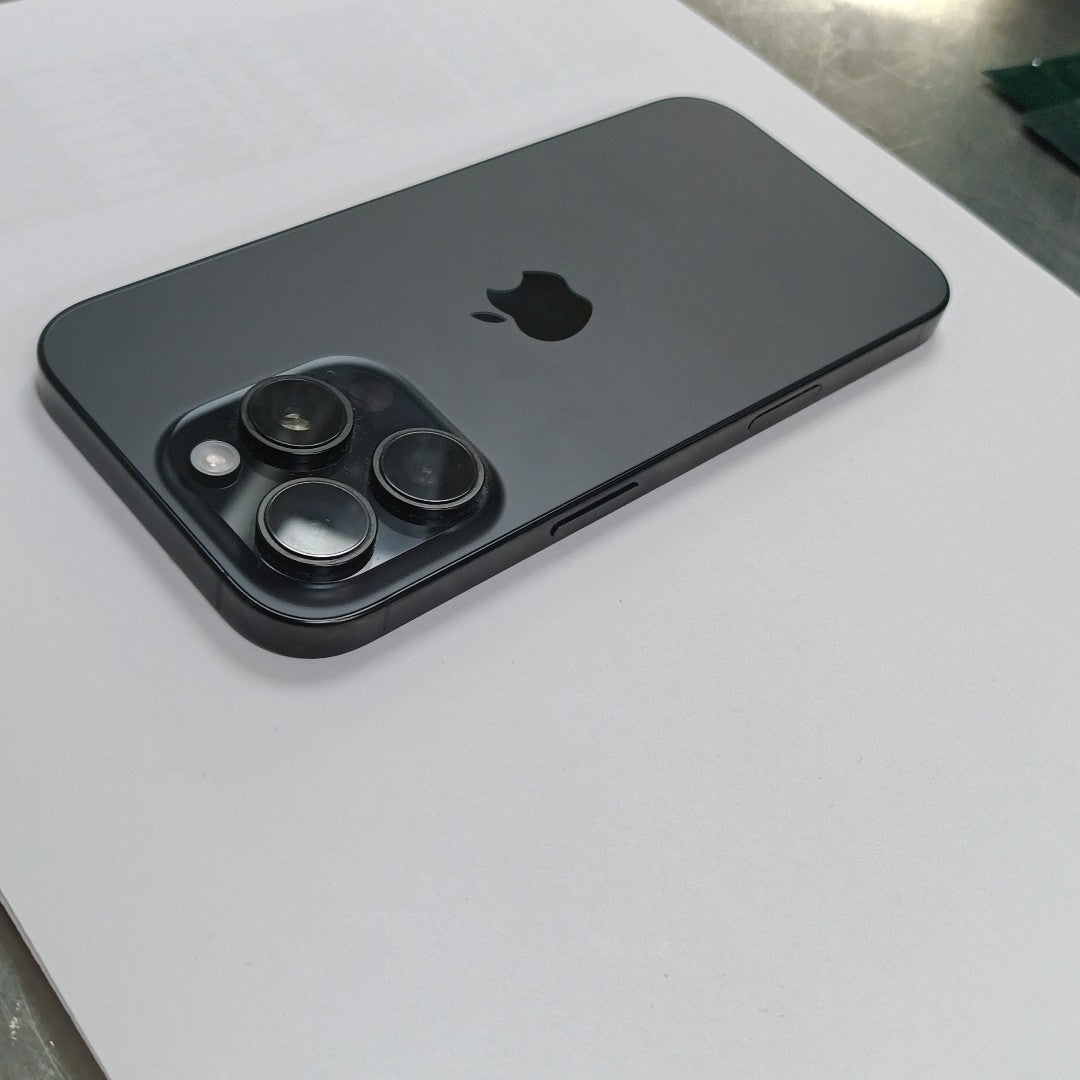 CELULAR APPLE IPHONE 16 PRO A3294 (2024) 128 GB 8 GB RAM (SEMINUEVO)