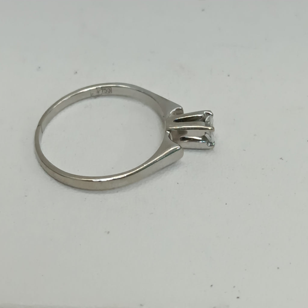 SOLITARIO ORO BLANCO 18 K 2.5 GRMS (SEMINUEVO)