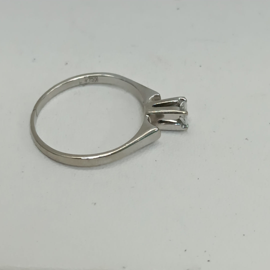 SOLITARIO ORO BLANCO 18 K 2.5 GRMS (SEMINUEVO)
