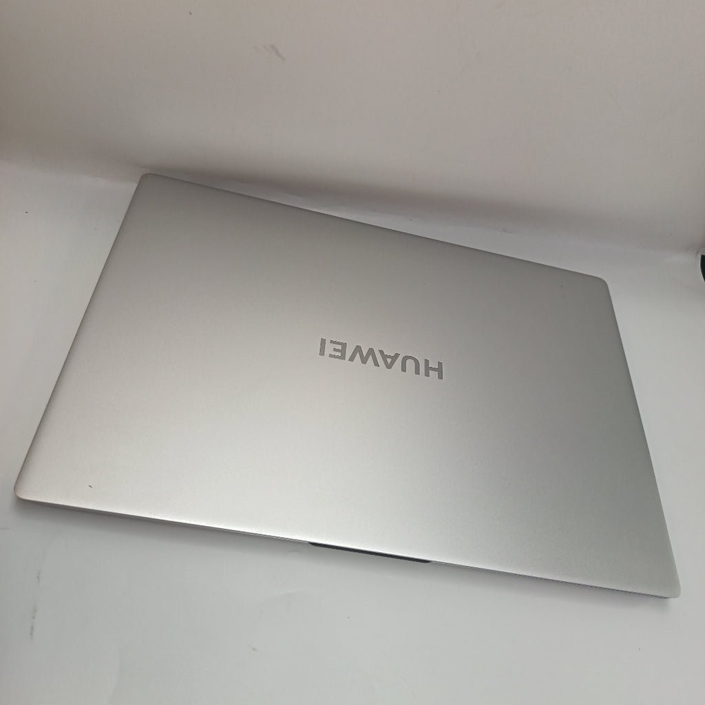 LAPTOP HUAWEI MATEBOOK D16 MCLF-X (2024) 1 TB SSD 16 GB RAM (SEMINUEVO)