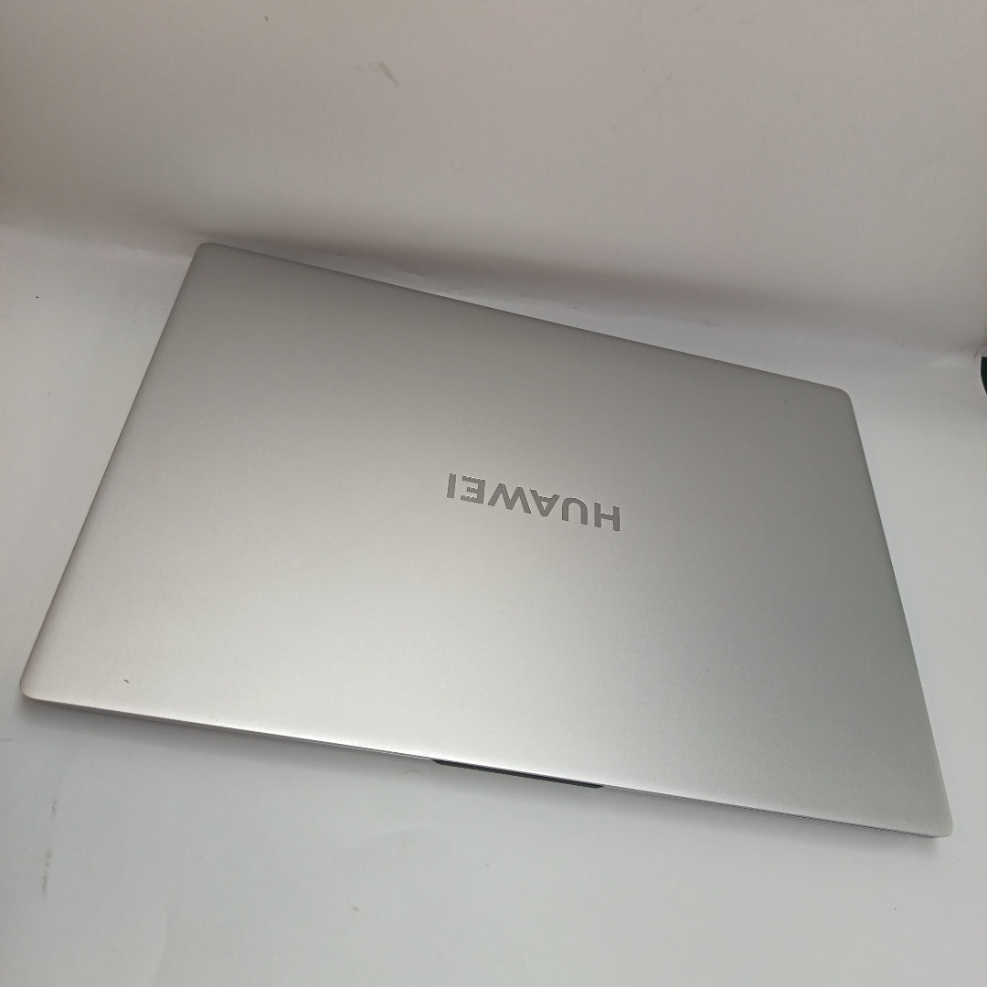 LAPTOP HUAWEI MATEBOOK D16 MCLF-X (2024) 1 TB SSD 16 GB RAM (SEMINUEVO)