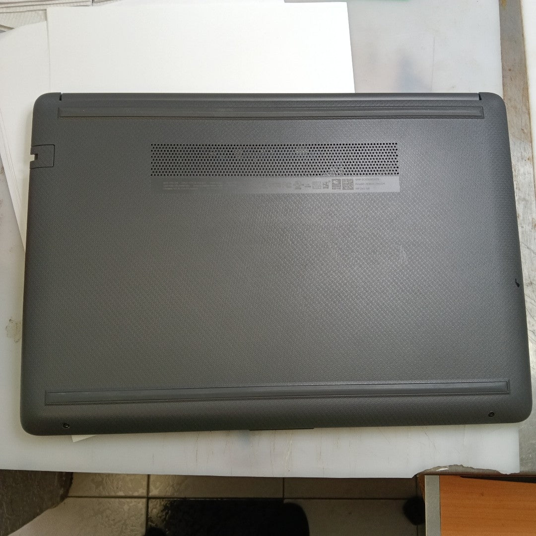 LAPTOP HP 245 G9 (2023) 256 GB SSD 8 GB RAM (SEMINUEVO)