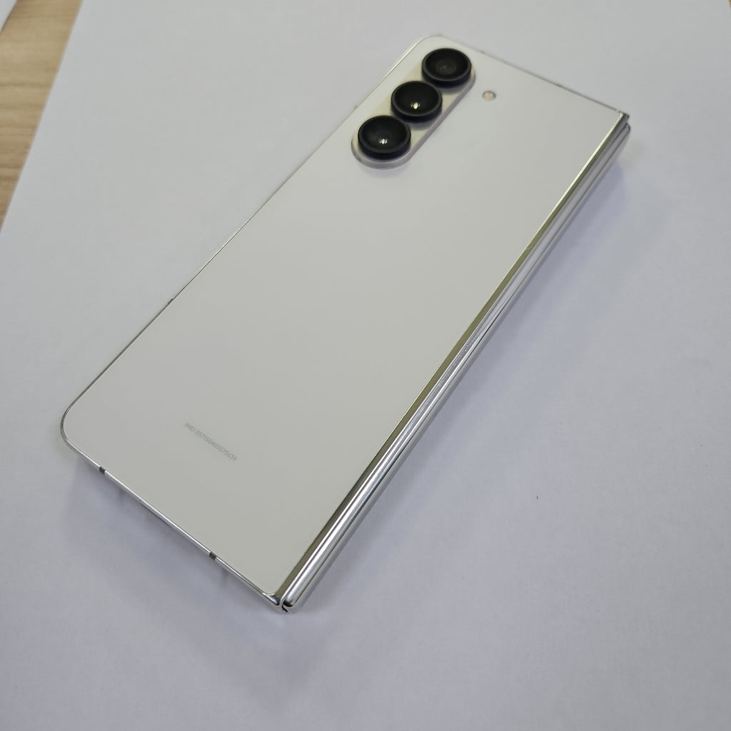CELULAR SAMSUNG GALAXY Z FOLD5 SM-F946U1 (2023) 512 GB 12 GB RAM (SEMINUEVO)