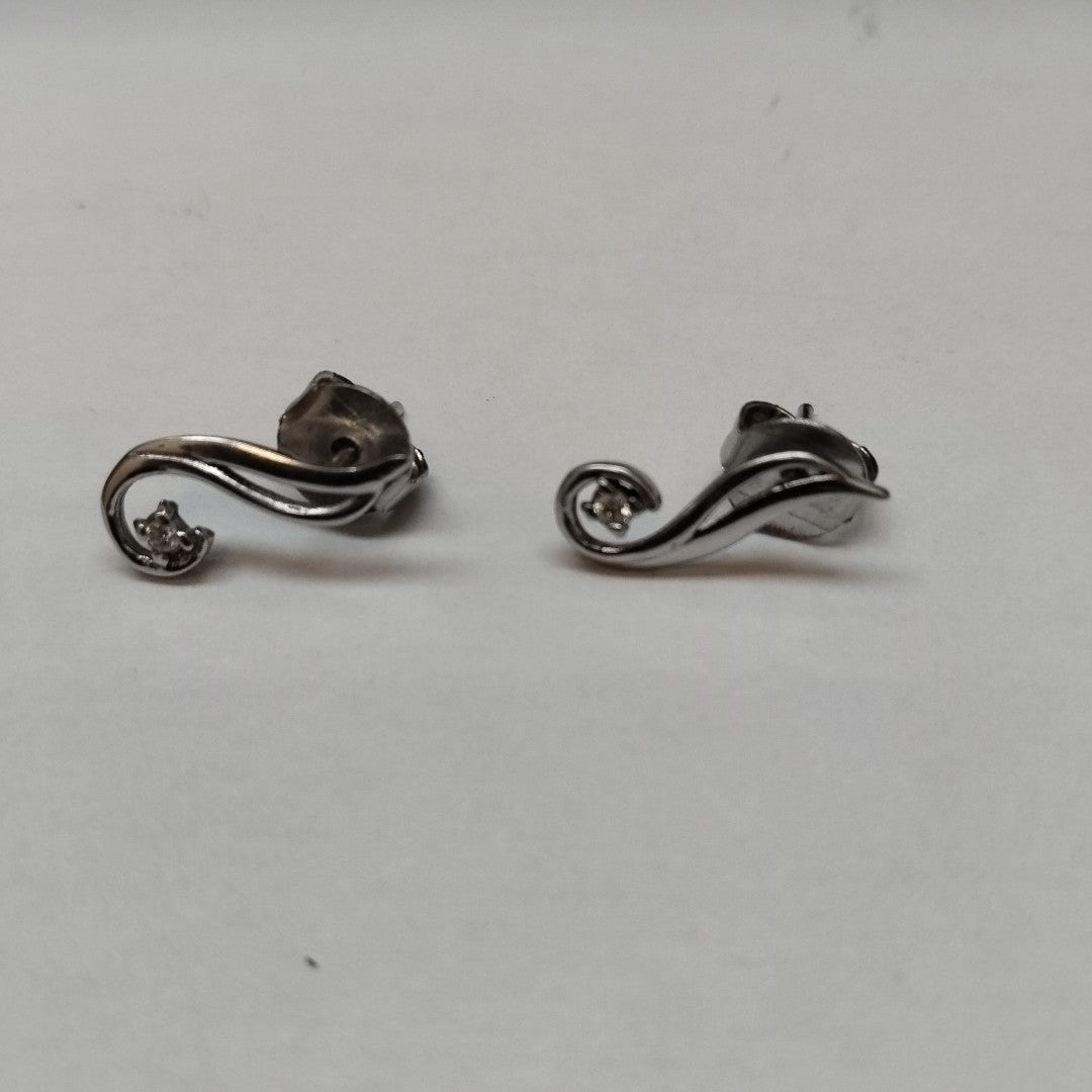 ARETES PAR ORO, ORO BLANCO 14 K 1.7 GRMS (SEMINUEVO)