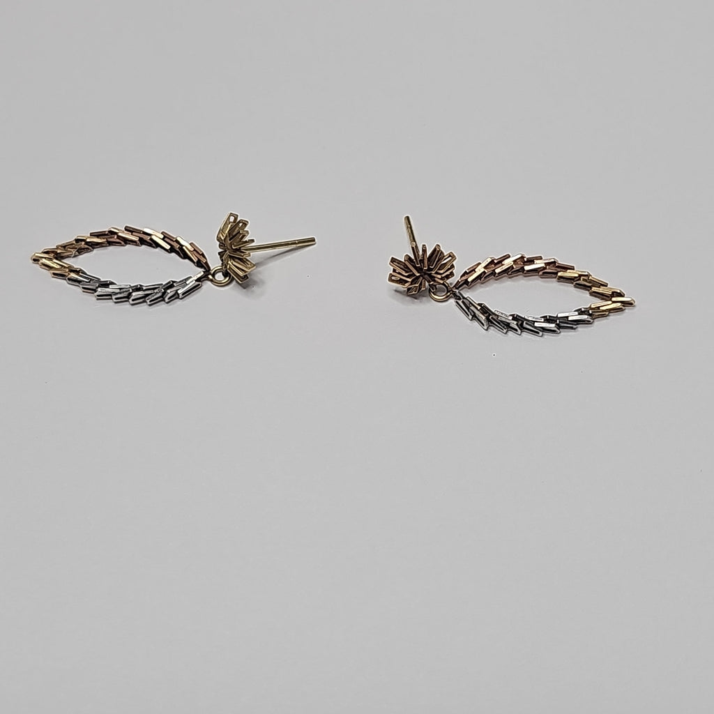 ARETES PAR ORO, ORO COMBINADO 14 K 2.4 GRMS (SEMINUEVO)