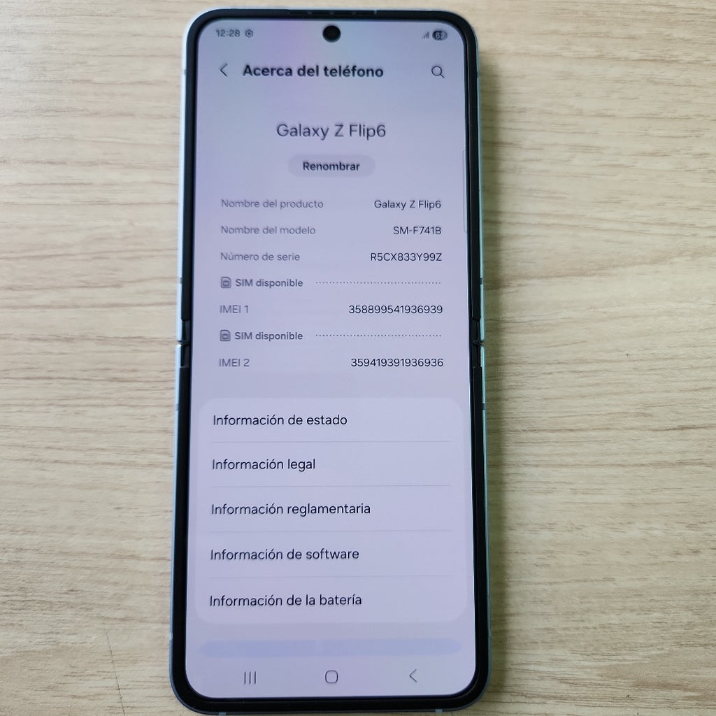 CELULAR SAMSUNG GALAXY Z FLIP6 SM-F741B (2024) 256 GB 12 GB RAM (SEMINUEVO)