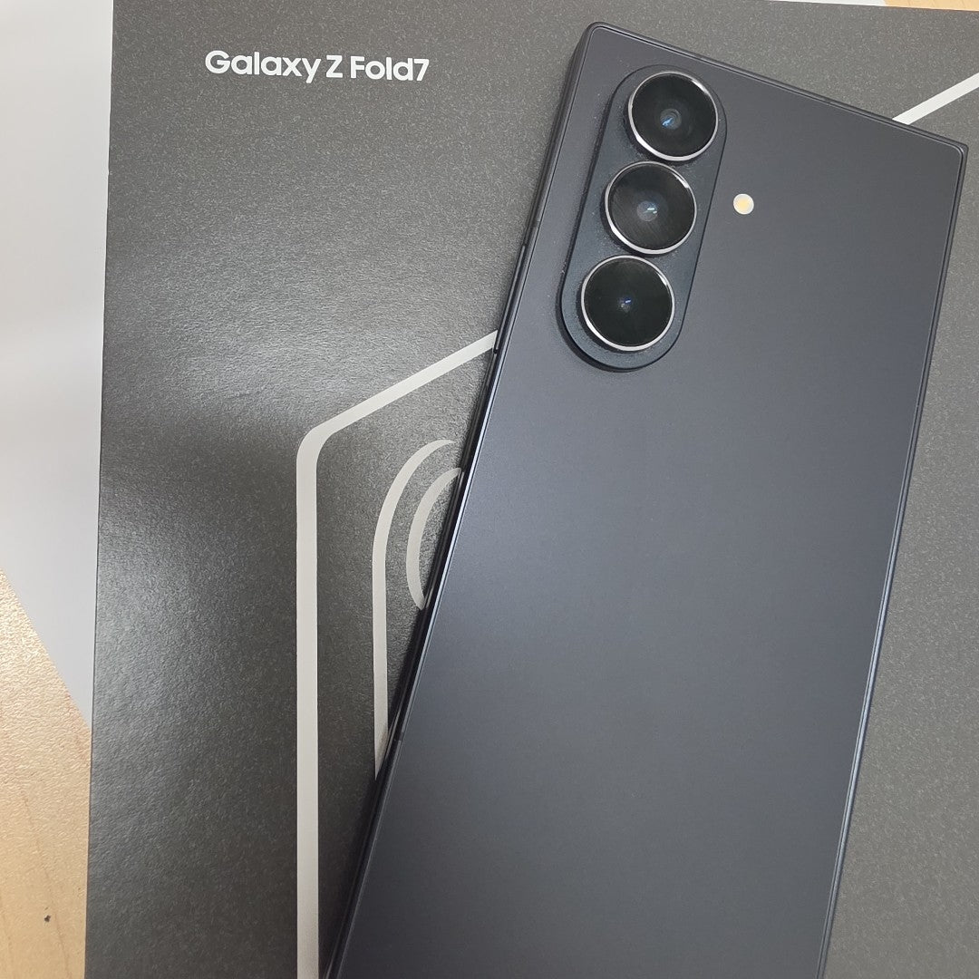 CELULAR SAMSUNG GALAXY Z FOLD7 SM-F966B (2025) 1 TB 16 GB RAM (SEMINUEVO)