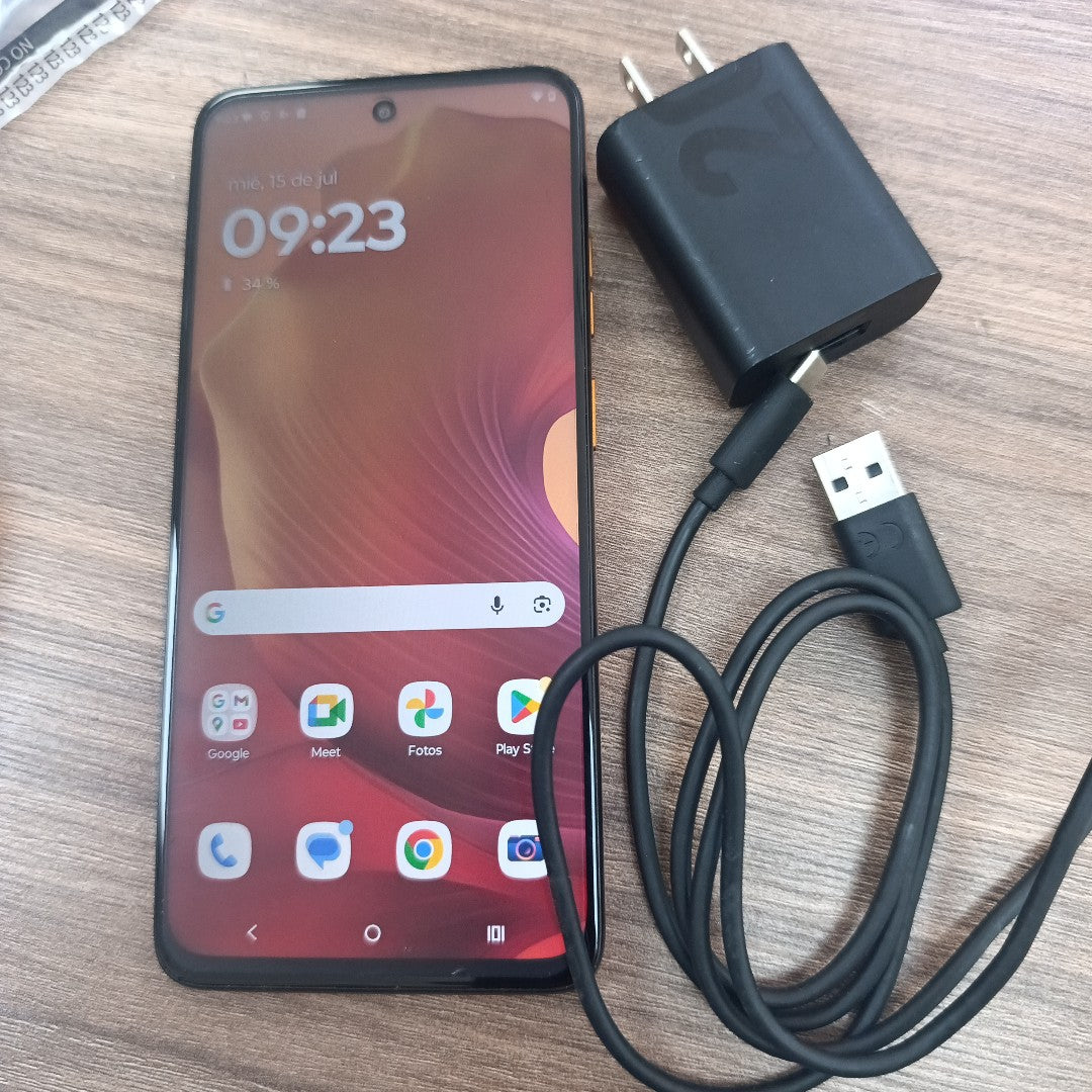 CELULAR MOTOROLA MOTO G15 XT2521-2 (2025) 128 GB 4 GB RAM (SEMINUEVO)