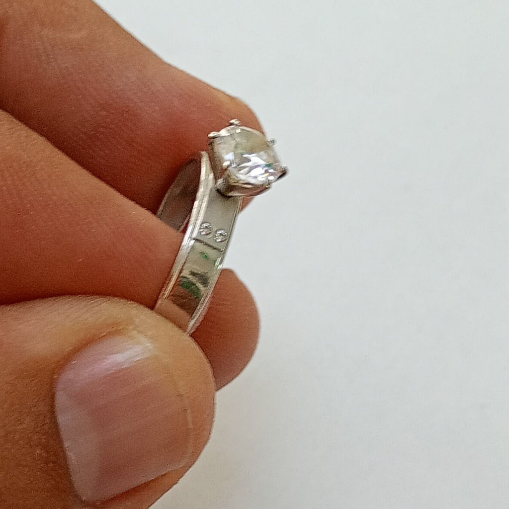 ANILLITO ORO BLANCO 10 K 1,90 GRMS (SEMINUEVO)