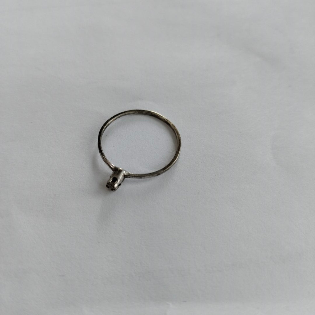 ANILLITO PLATA 0.7 GRMS (SEMINUEVO)