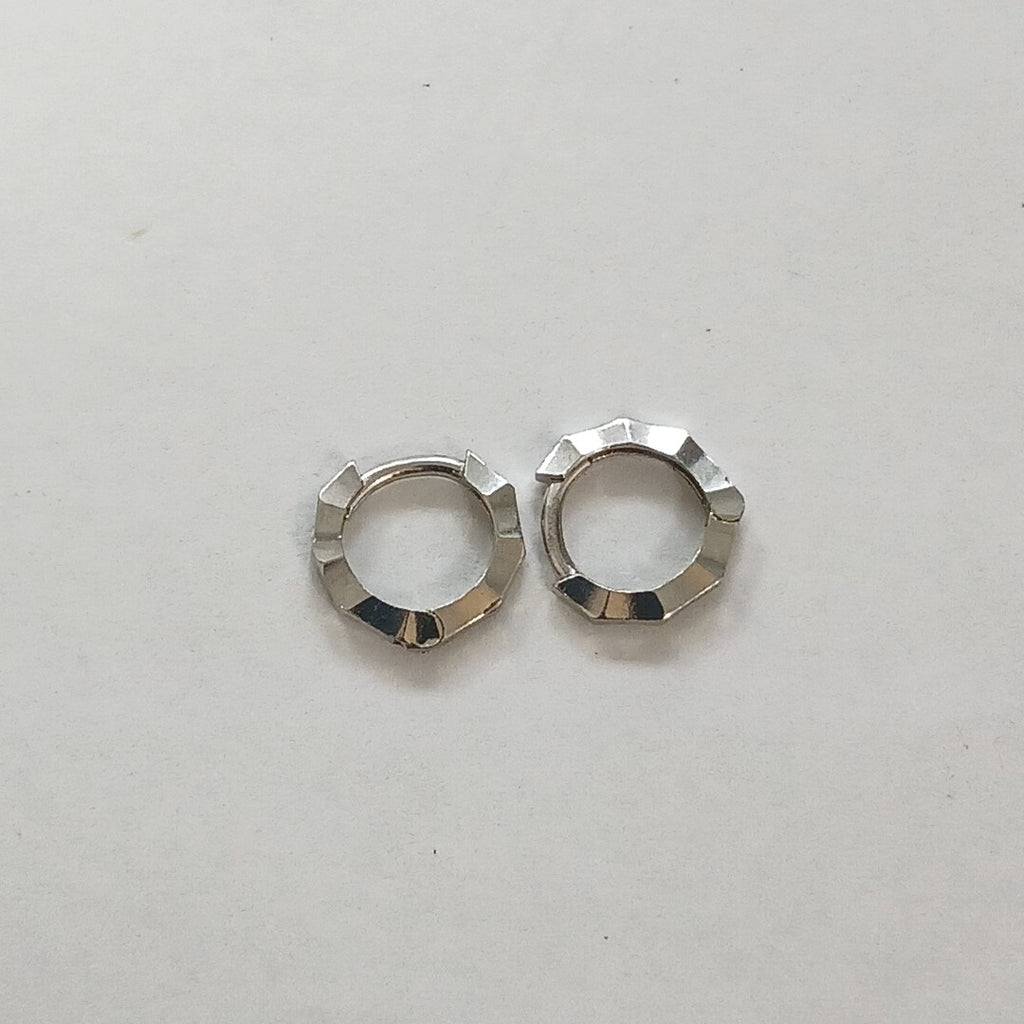 ARRACADAS PAR ORO BLANCO 10 K 0.6 GRMS (SEMINUEVO)