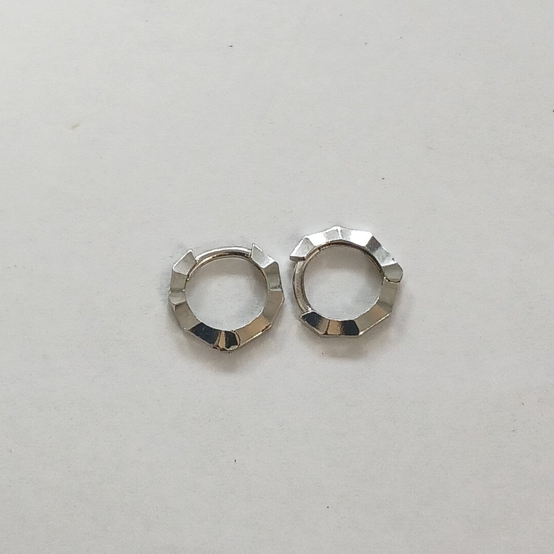 ARRACADAS PAR ORO BLANCO 10 K 0.6 GRMS (SEMINUEVO)