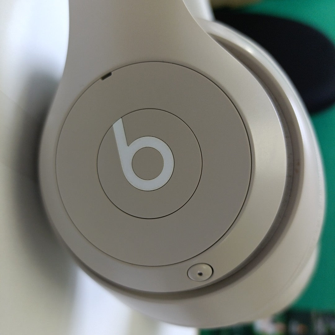 AUDIFONOS BEATS STUDIO PRO INALAMBRICO OVER EAR (SEMINUEVO)