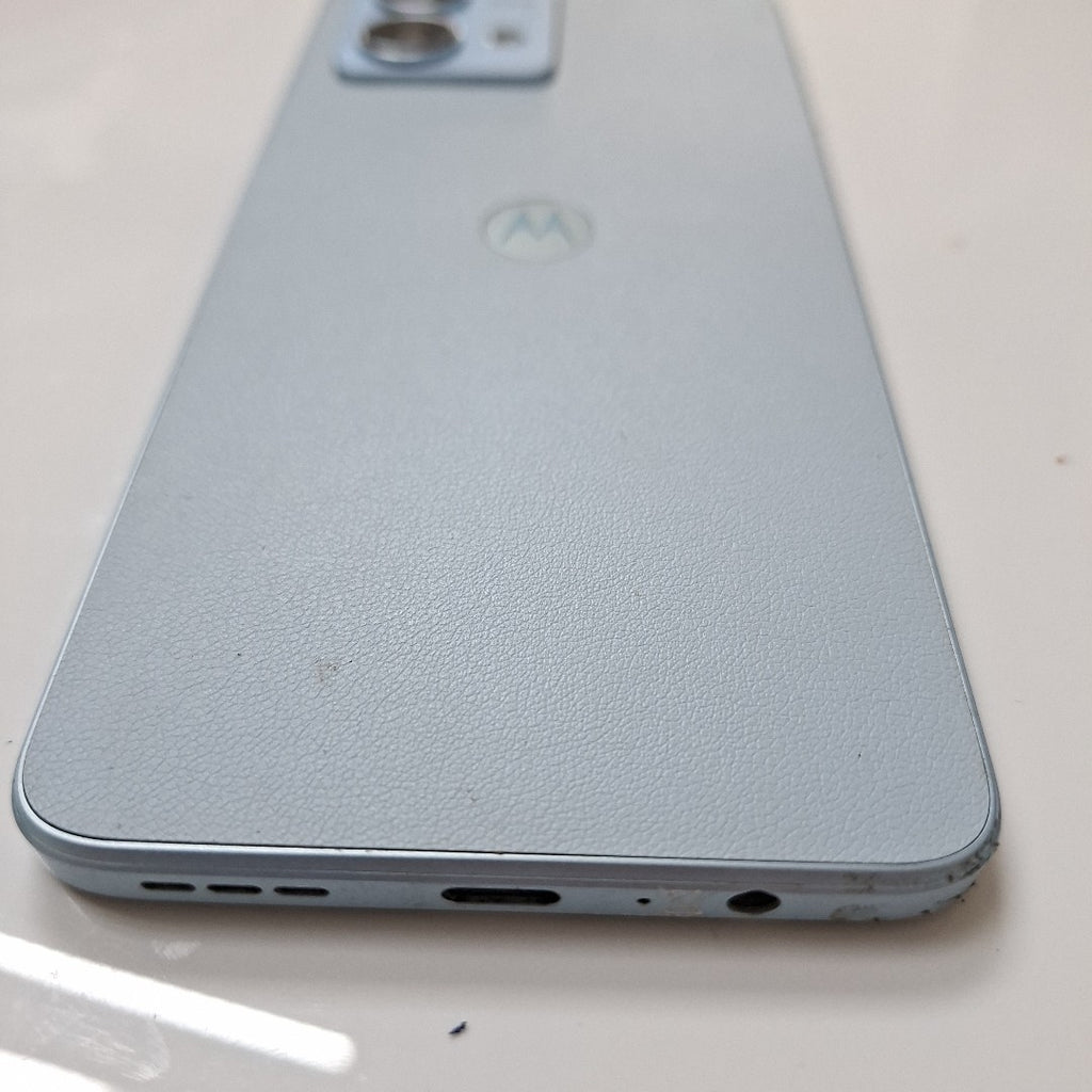 CELULAR MOTOROLA MOTO G84 XT2347-1 (2023) 256 GB 8 GB RAM (SEMINUEVO)