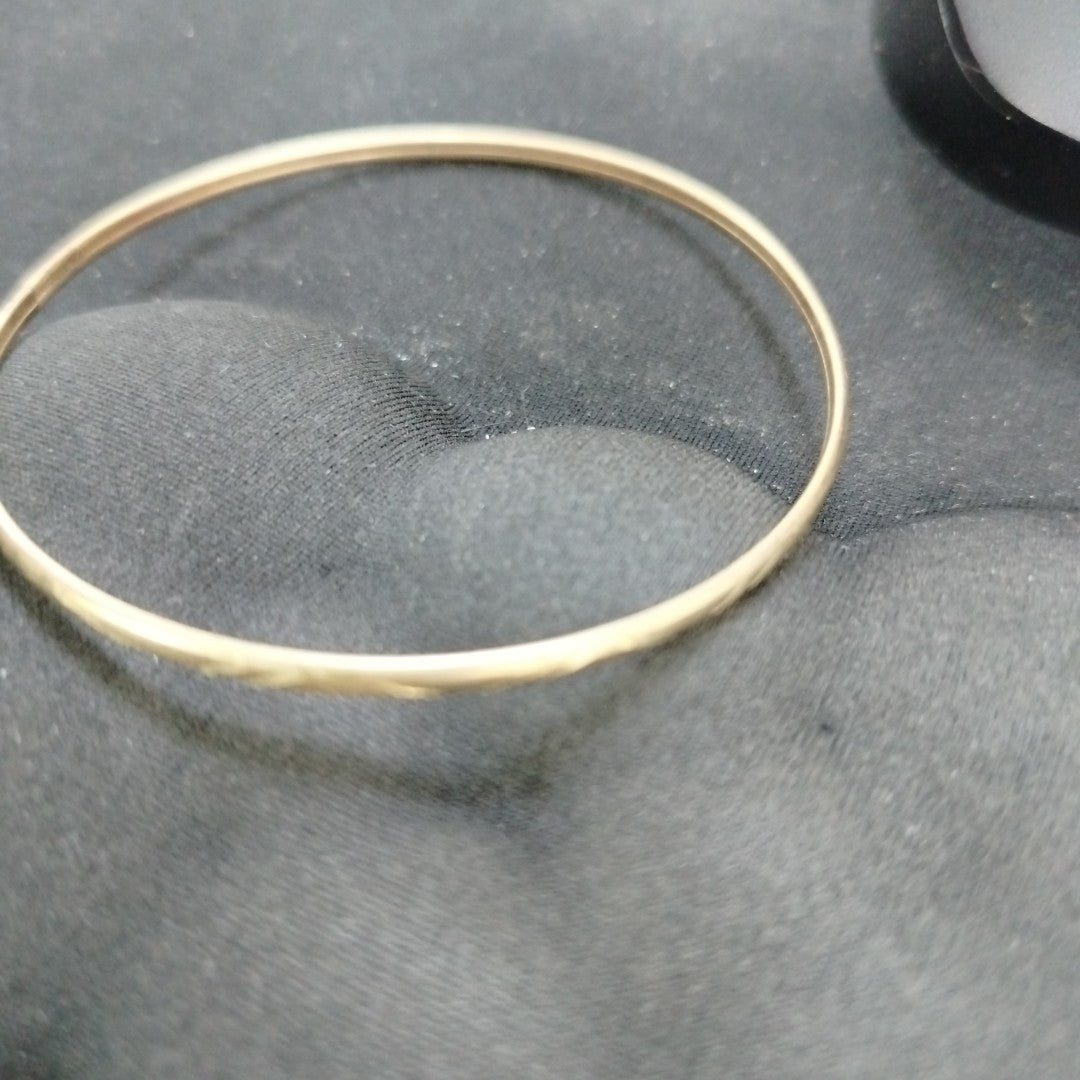 PULSERA RIGIDA ORO 10 K 3.4 GRMS (SEMINUEVO)
