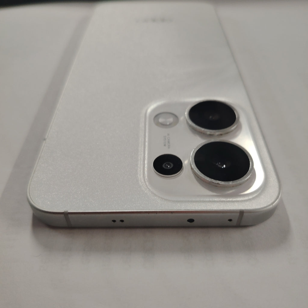 CELULAR OPPO RENO13 5G CPH2689 (2024) 512 GB 12 GB RAM (SEMINUEVO)